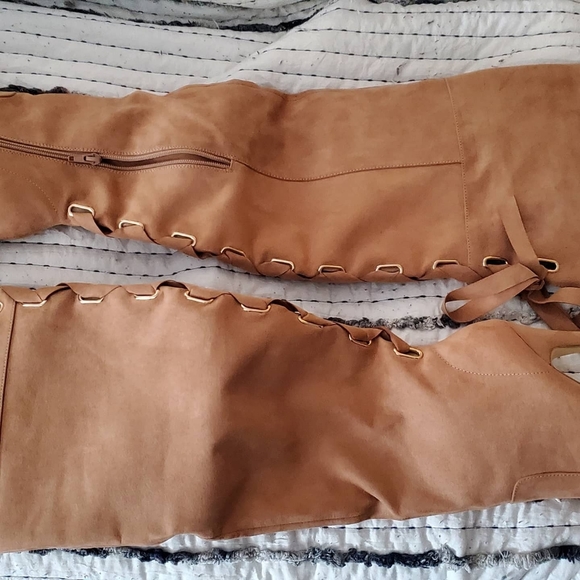 Shoe Dazzle Shoes - Shoe dazzle over the thigh tan corset laced high heel boots